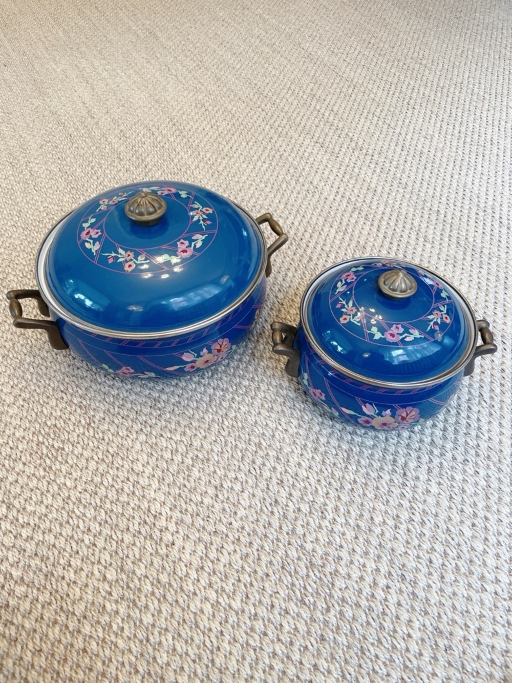 Vintage Sarma Studios Floral Enamel Cookware Set Blue Pots 3pc 2x 10” & 8” w lid - Picture 8 of 16